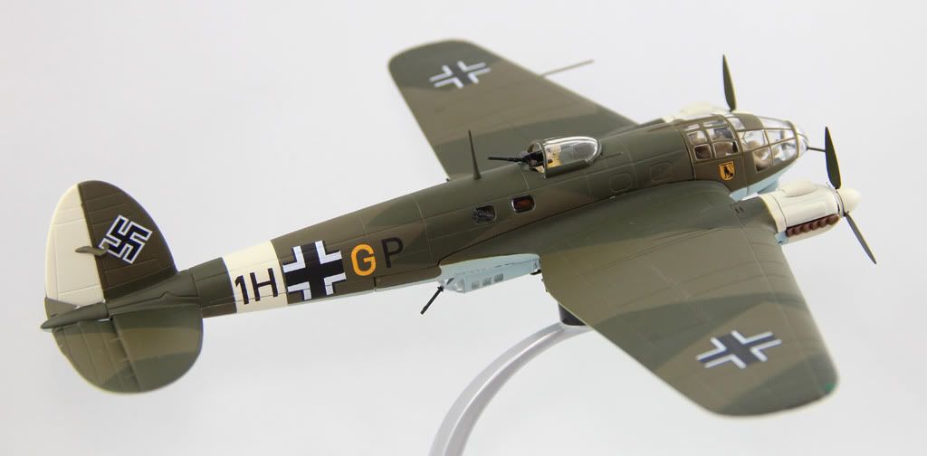 Corgi Heinkel 111H-6 Torpedo Bomber AA33712 - DA.C Corgi Heinkel 111H-6 Torpedo Bomber AA33712 - DA.C